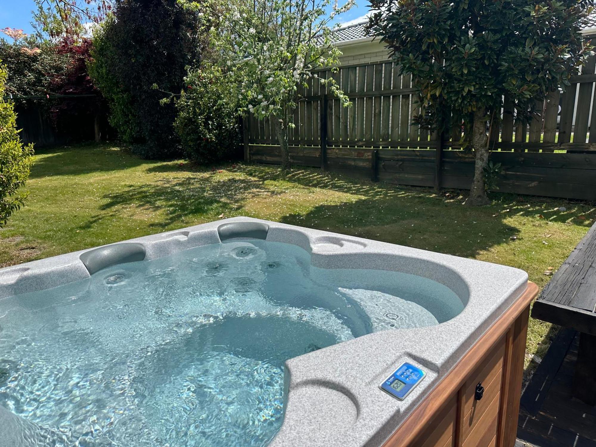Dream Home In Central Of Rotorua With Spa Pool Exterior foto