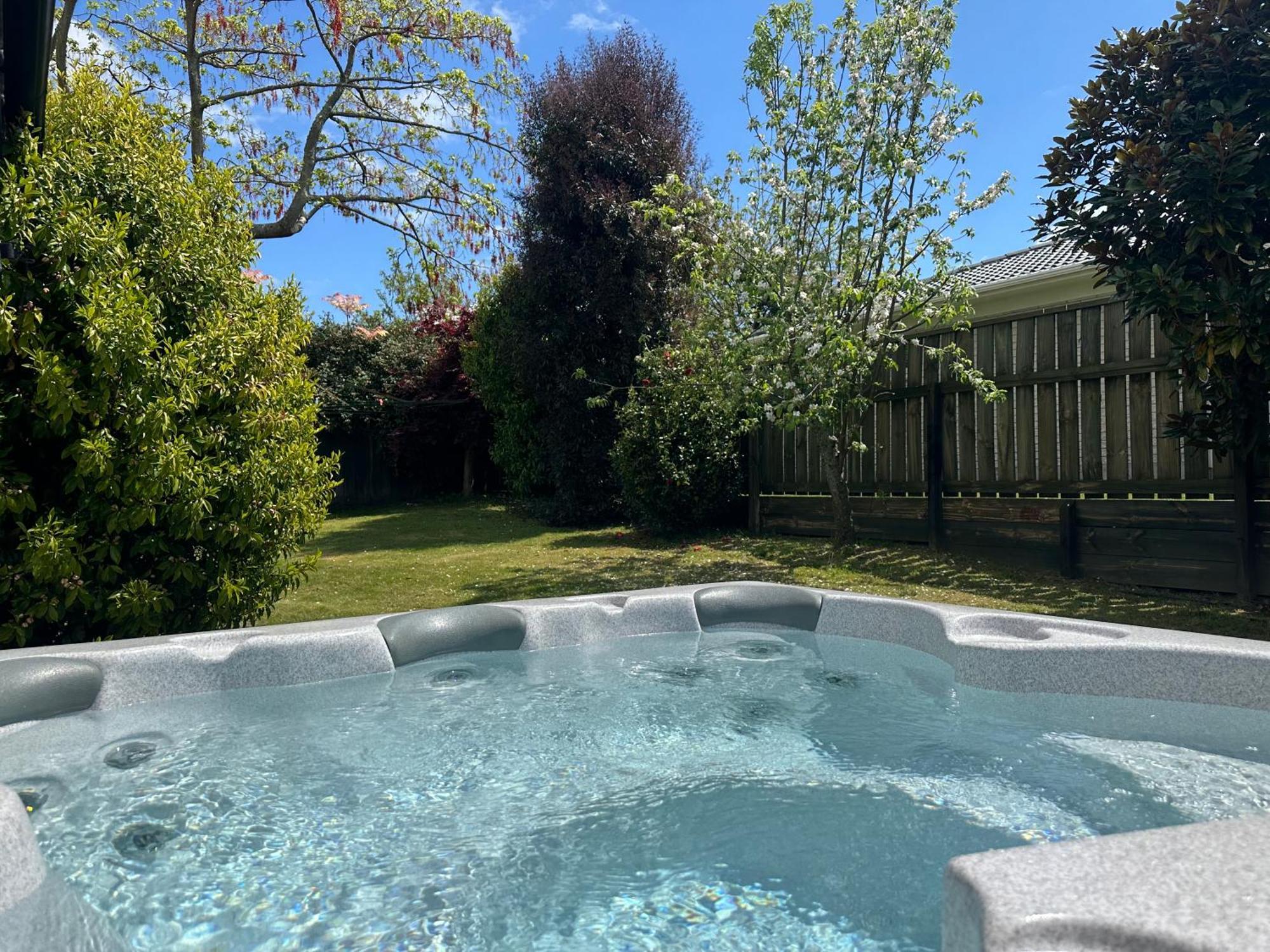 Dream Home In Central Of Rotorua With Spa Pool Exterior foto